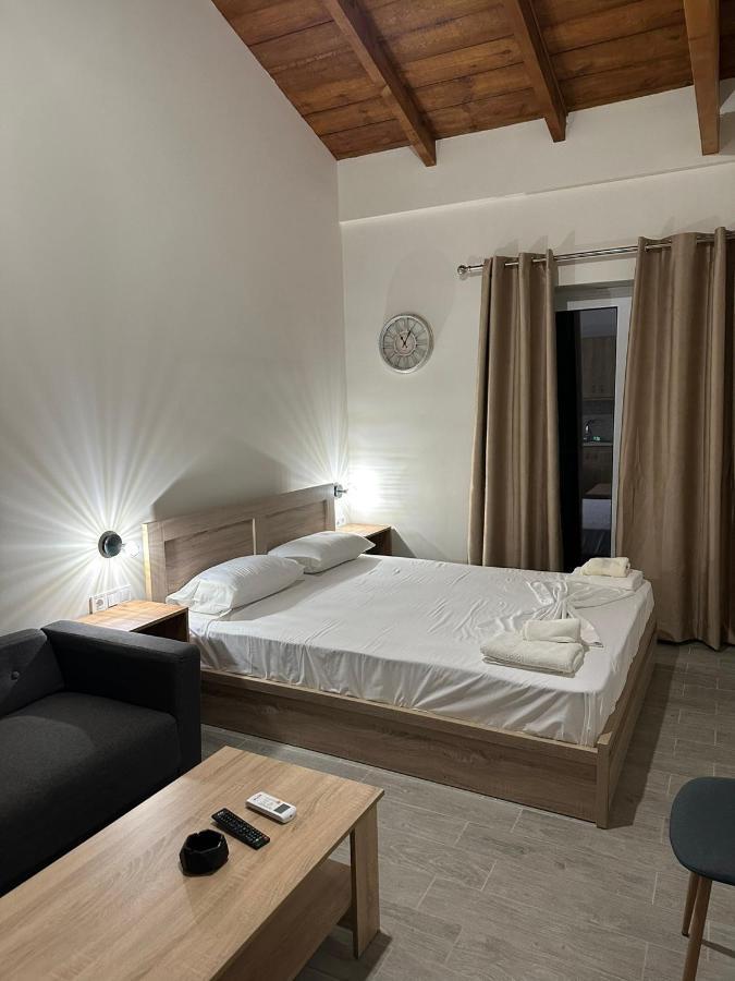 Lithino Rooms Kalamata Exterior foto