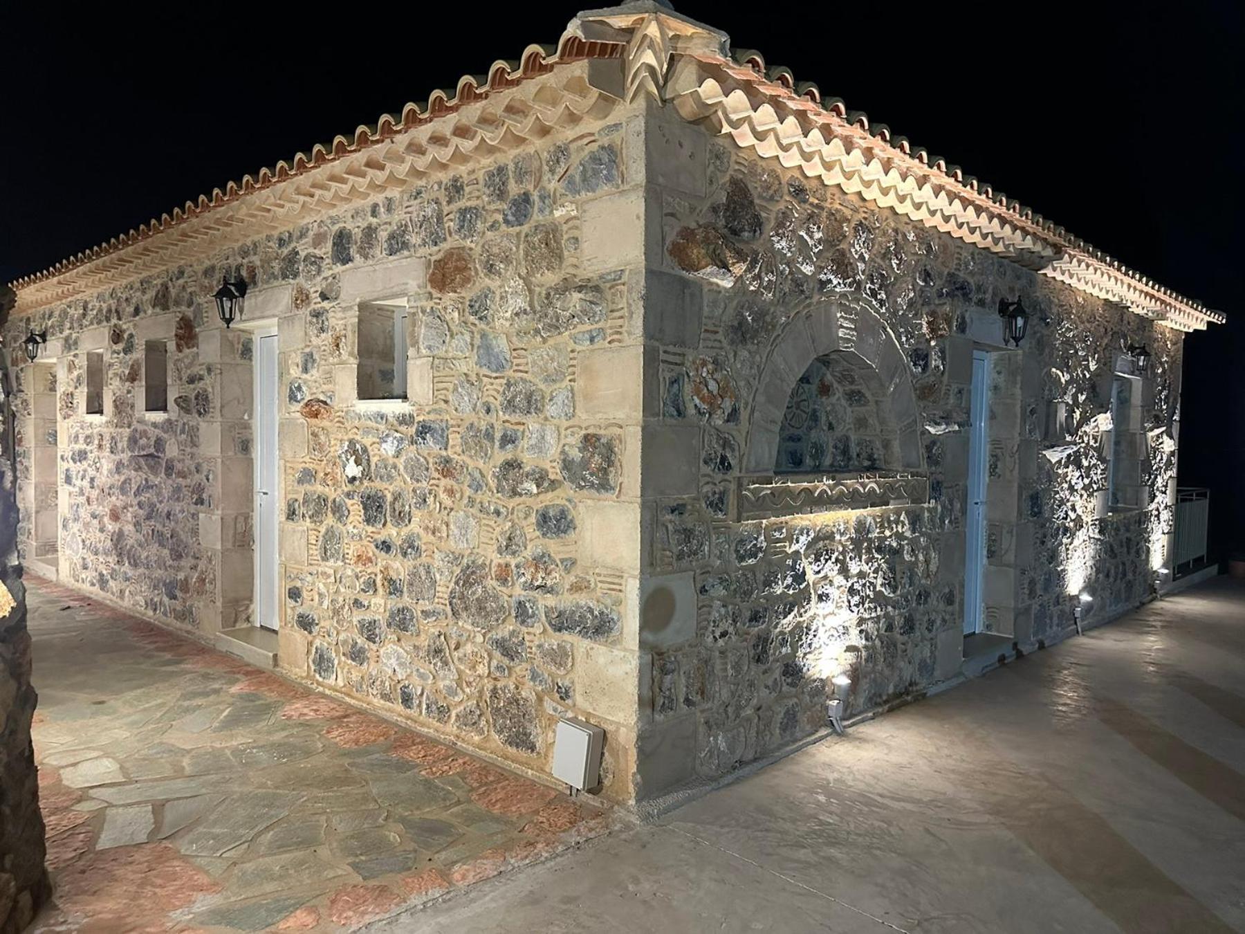 Lithino Rooms Kalamata Exterior foto